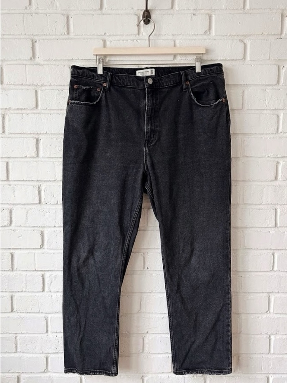 Abercrombie & Fitch Ultra High Rise Ankle Straight Jeans Black Size 34/18L